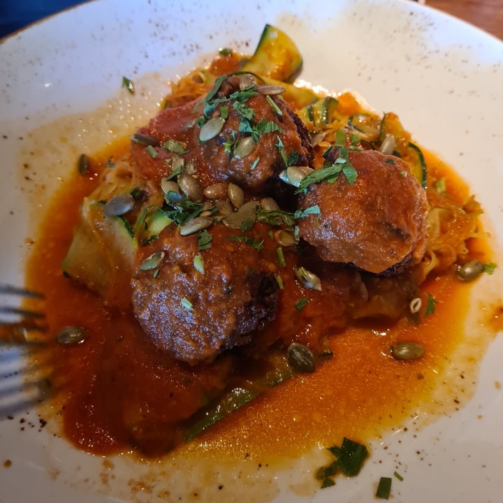 photo of Lazy Dog Restaurant & Bar Spagetti Squash and Beetballs shared by @sofihuasteca on  27 May 2022 - review