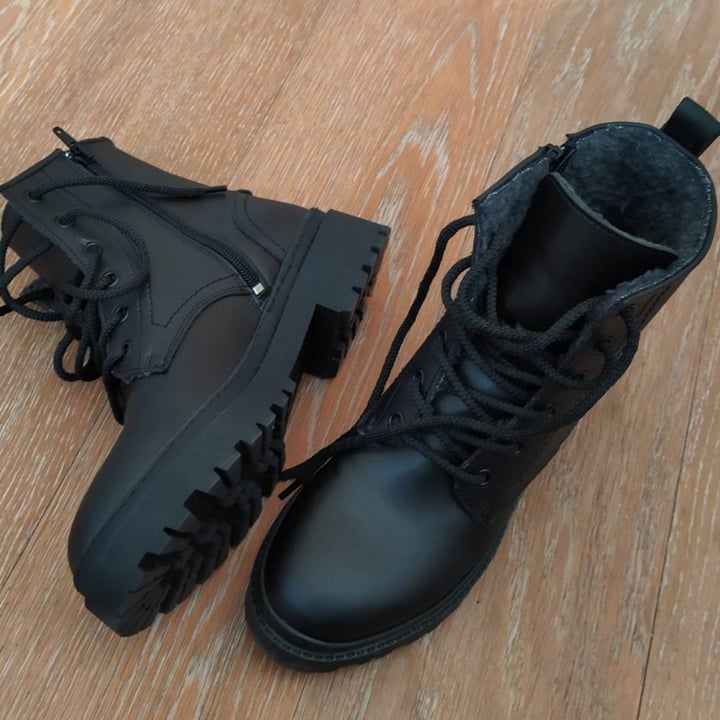 review photo of Nae Vegan Shoes Kane Vegan - Stivaletti Con Plateau shared by @kkami-sama on 13 Oct 2022 - review