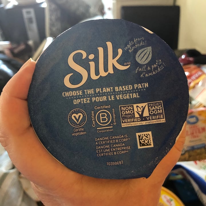 photo of Silk Strawberry Almondmilk Yogurt Alternative shared by @chayah on  20 Jan 2021 - review