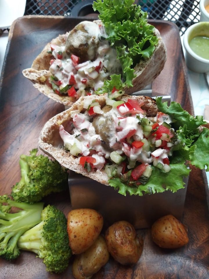 review photo of LA SENDA Pita falafel shared by @silviware on 09 Dec 2019 - review