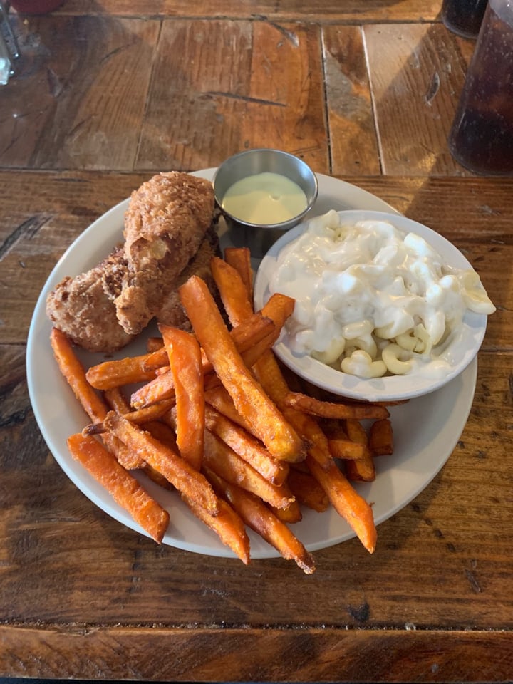 review photo of Imagine Vegan Cafe Chick’n Drumsticks with White Mac n Cheese and Sweet Potato Fries shared by @karagan20 on 02 Apr 2019 - review
