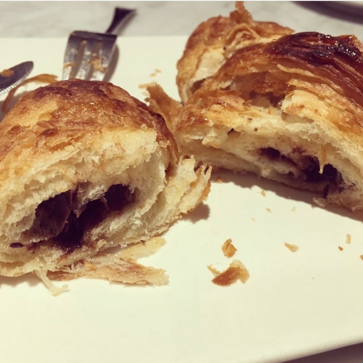 photo of Santoni - When Food is the Solution Croissant de nutella shared by @naivoncake on  10 Nov 2020 - review