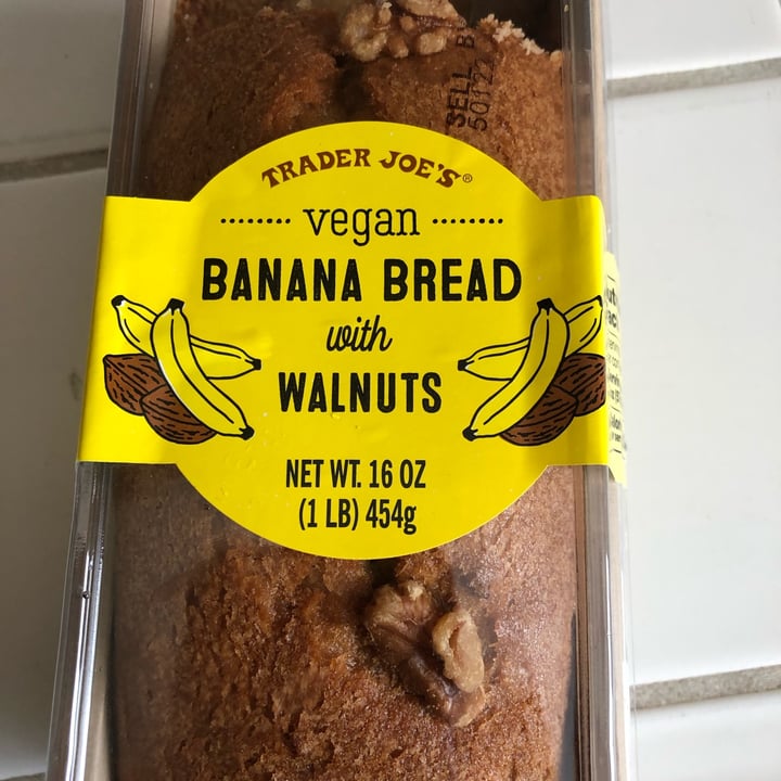 photo of Trader Joe's Vegan Banana Bread with Walnuts shared by @happy2bvegan on  12 May 2022 - review
