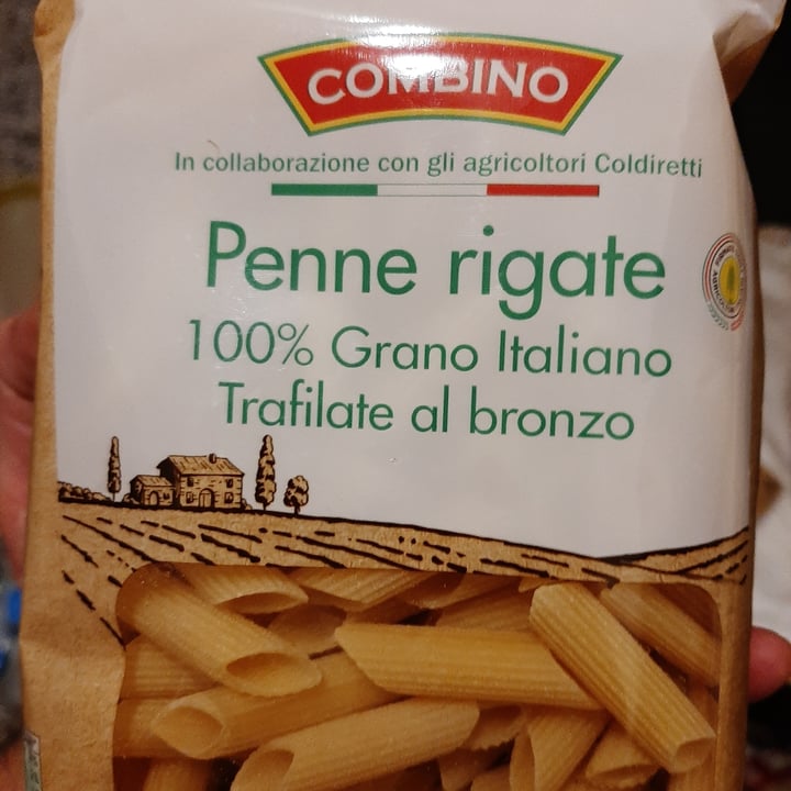 photo of Combino Penne rigate trafilate al bronzo shared by @enzovegan75 on  28 Jan 2022 - review