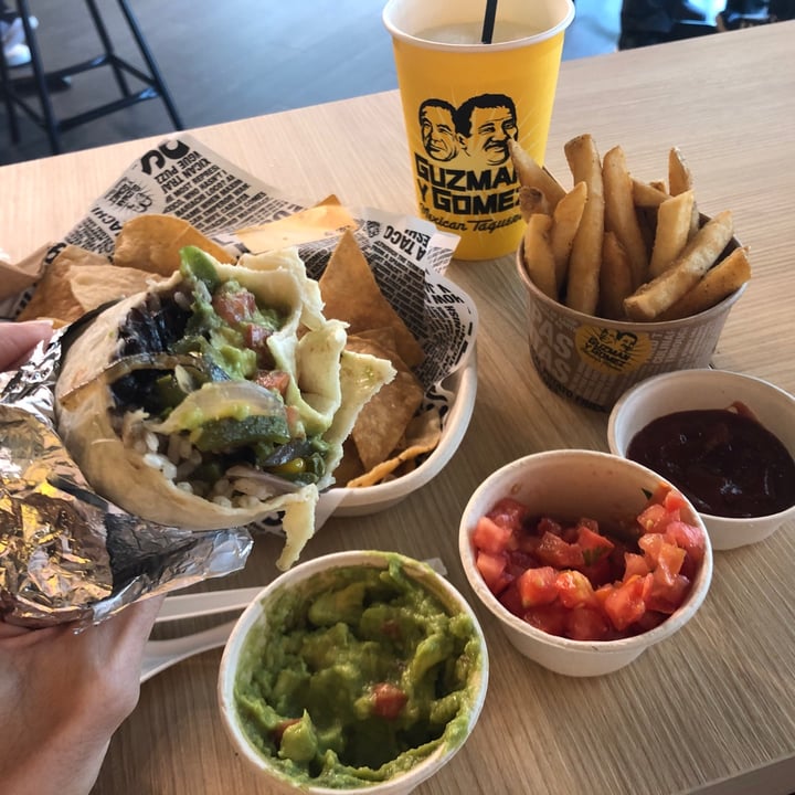 photo of Guzman y Gomez Burrito with veggies shared by @s1224 on  19 Mar 2021 - review