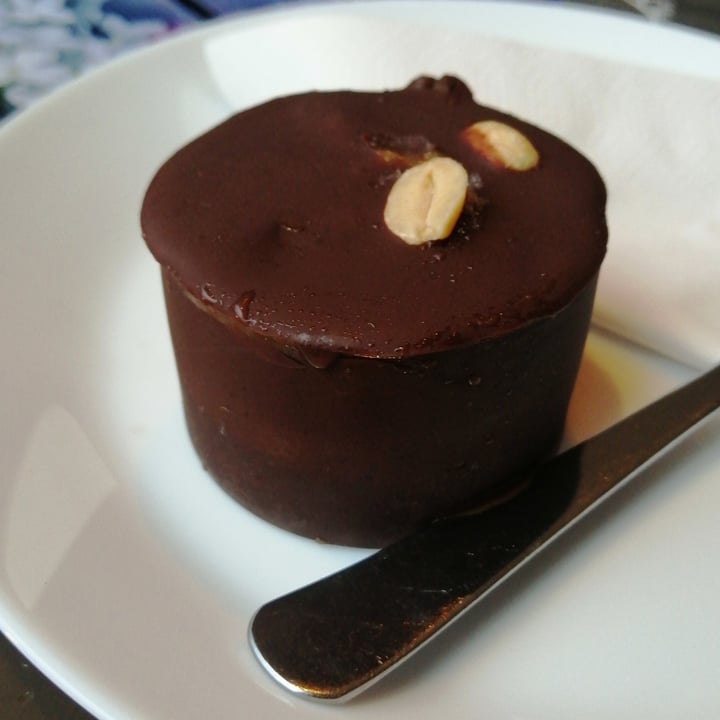 review photo of Vegan Vacation Snickers Cake shared by @warrenthevegan on 09 Nov 2022 - review