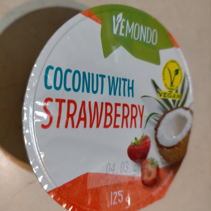 photo of Vemondo Coconut Strawberry shared by @aquiles on  29 Jan 2022 - review