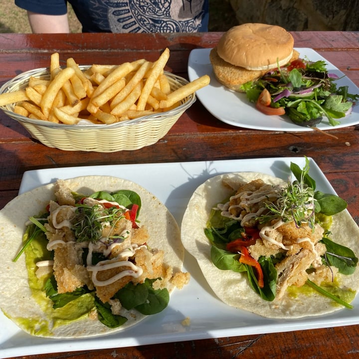 photo of Yanchep Inn Vegan Chicken Tacos & Vegan Chicken Burger shared by @plantbasedlover on  11 May 2022 - review