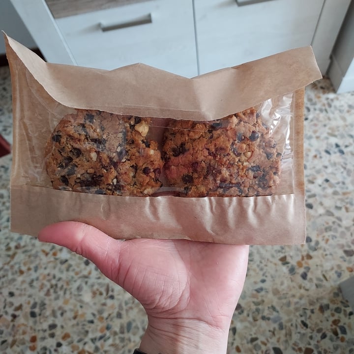 photo of Patipatú Cookies veganas de avellanas y pepitas de chocolate shared by @sabrinamurua on  10 Apr 2022 - review