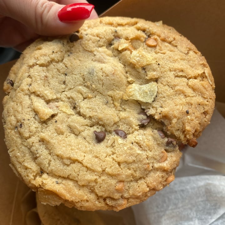 review photo of Vegan Pastry Lab Compound Chocolate Chip Cookie shared by @alexisrolon on 11 Feb 2022 - review