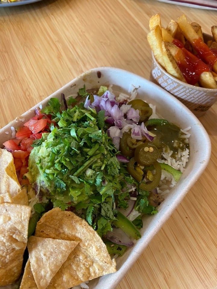 photo of Guzman Y Gomez - Asia Square Burrito Bowl shared by @gardengoddess on  18 Nov 2019 - review