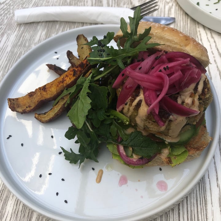 photo of Wildsprout Vegan Classic Burger shared by @mimi2308 on  25 Jul 2021 - review
