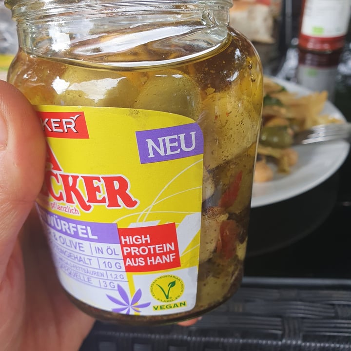 photo of Rücker Vega Lecker Salatwürfel Kräuter shared by @jany666 on  11 Aug 2021 - review