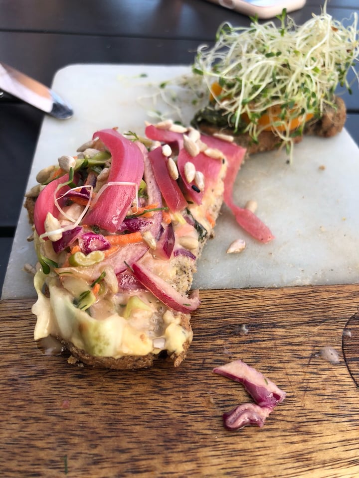 photo of OH! Juice Cafe Sprouted hummus toast shared by @ecogoddess on  22 Nov 2018 - review