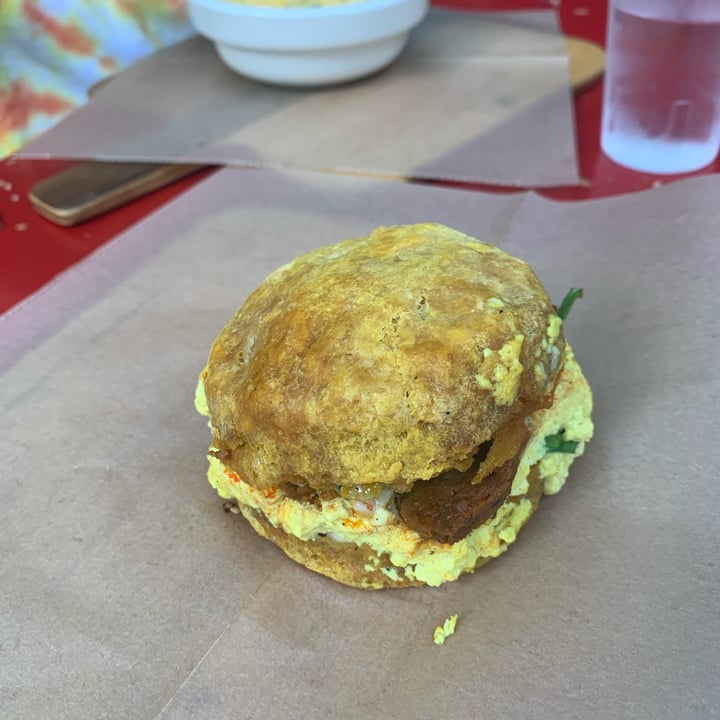 photo of Breads On Oak pumpkin cheddar biscuit sandwich shared by @andreadal on  05 May 2022 - review