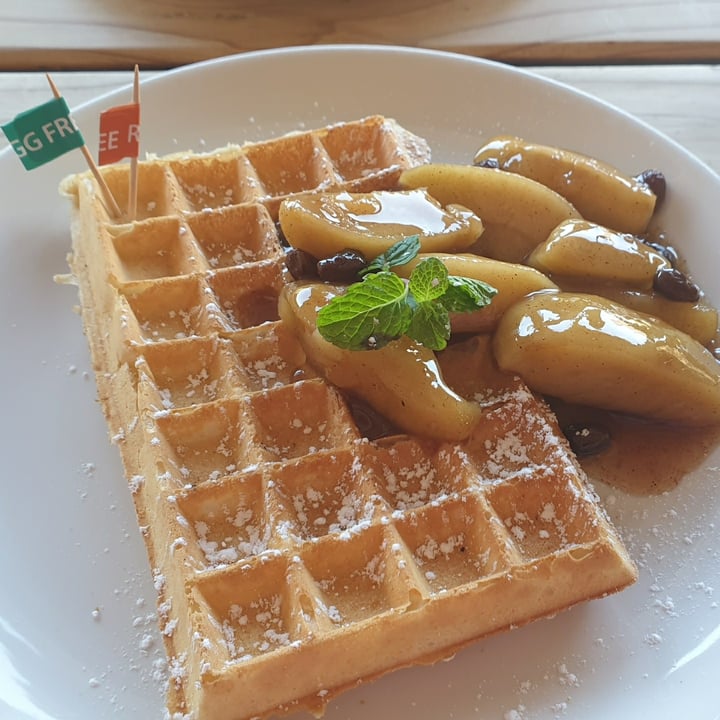 photo of The Waffle House Hot Dutch Apple Waffle shared by @compassionate1candy on  02 May 2022 - review