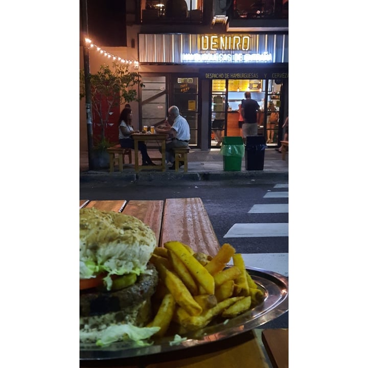 photo of Deniro Hamburguesa Vegana shared by @vegaly on  08 Apr 2021 - review