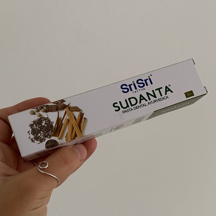 photo of SriSri Tattva Pasta Dental Ayurvédica Sudanta shared by @polaina on  09 May 2021 - review