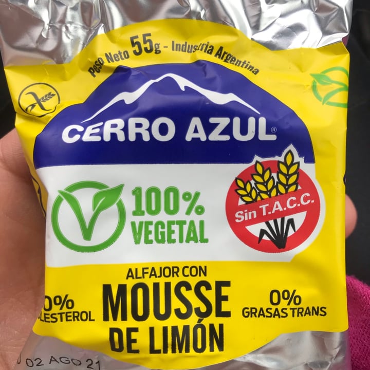 review photo of Cerro Azul Alfajor con Mousse de Limón shared by @ciro on 22 May 2021 - review