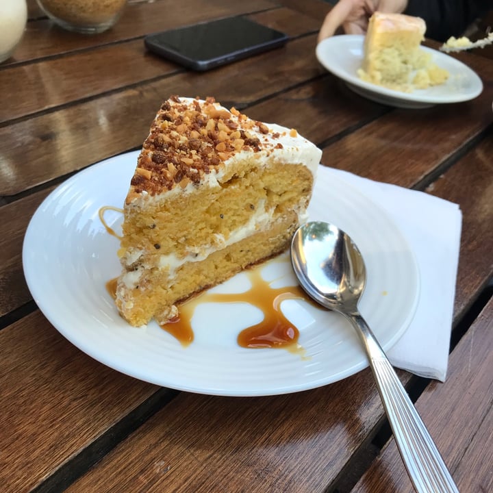 photo of Raymundo Café Vegan Carrot Cake shared by @elianasoria on  09 Dec 2021 - review
