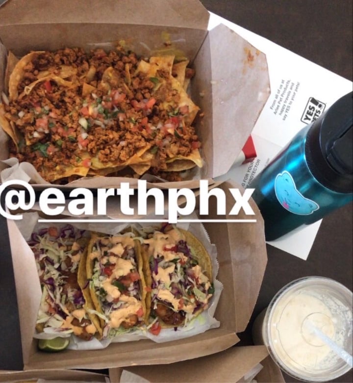 photo of EARTH Plant Based Cuisine Boss Nachos shared by @serenaraquel on  16 Aug 2020 - review