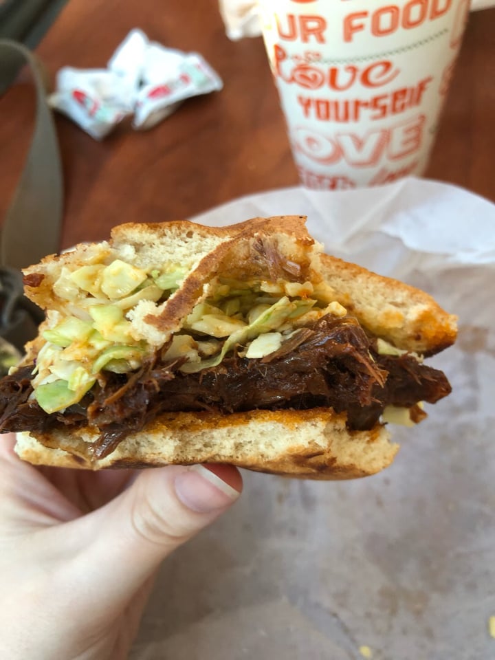 photo of Earth Burger BBQ Pulled Jackfruit shared by @elizabeth on  11 May 2019 - review