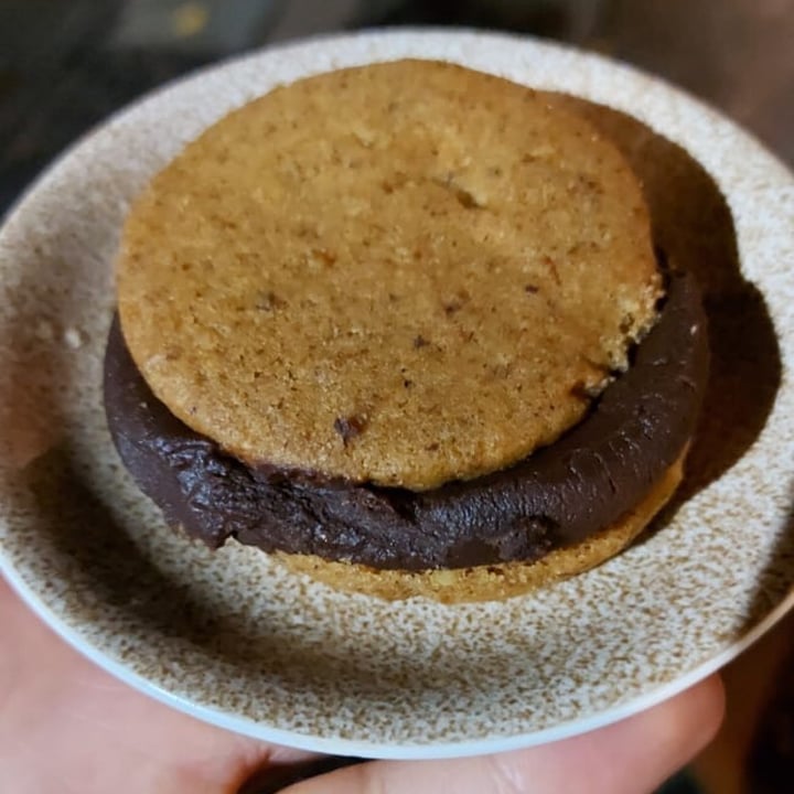 review photo of FAUNA Café y Flora Alfajor de nuez y naranja shared by @smariaveg on 11 Apr 2021 - review