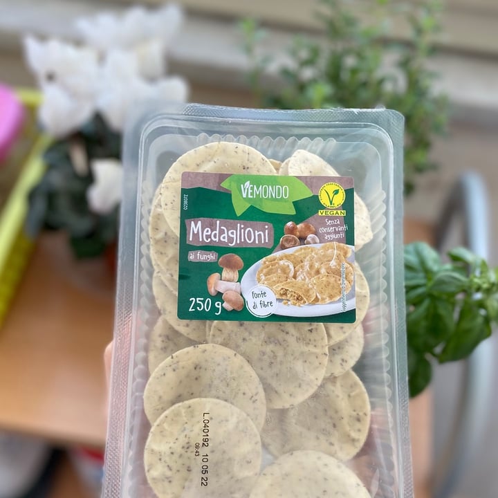 photo of Vemondo Medaglioni ai funghi shared by @elliemme on  01 Apr 2022 - review