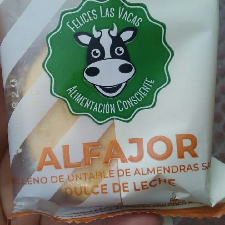 review photo of Felices Las Vacas Alfajor Maicena shared by @melanimedina on 15 Aug 2020 - review