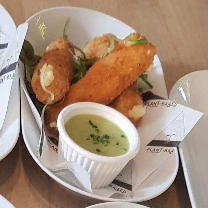 photo of Unity Diner Mozzarella Sticks shared by @alicesabrina on  18 Apr 2022 - review