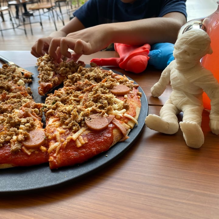 review photo of Herbívoro No-Meat Lover’s Pizza shared by @ricardopimentel on 23 Jun 2021 - review