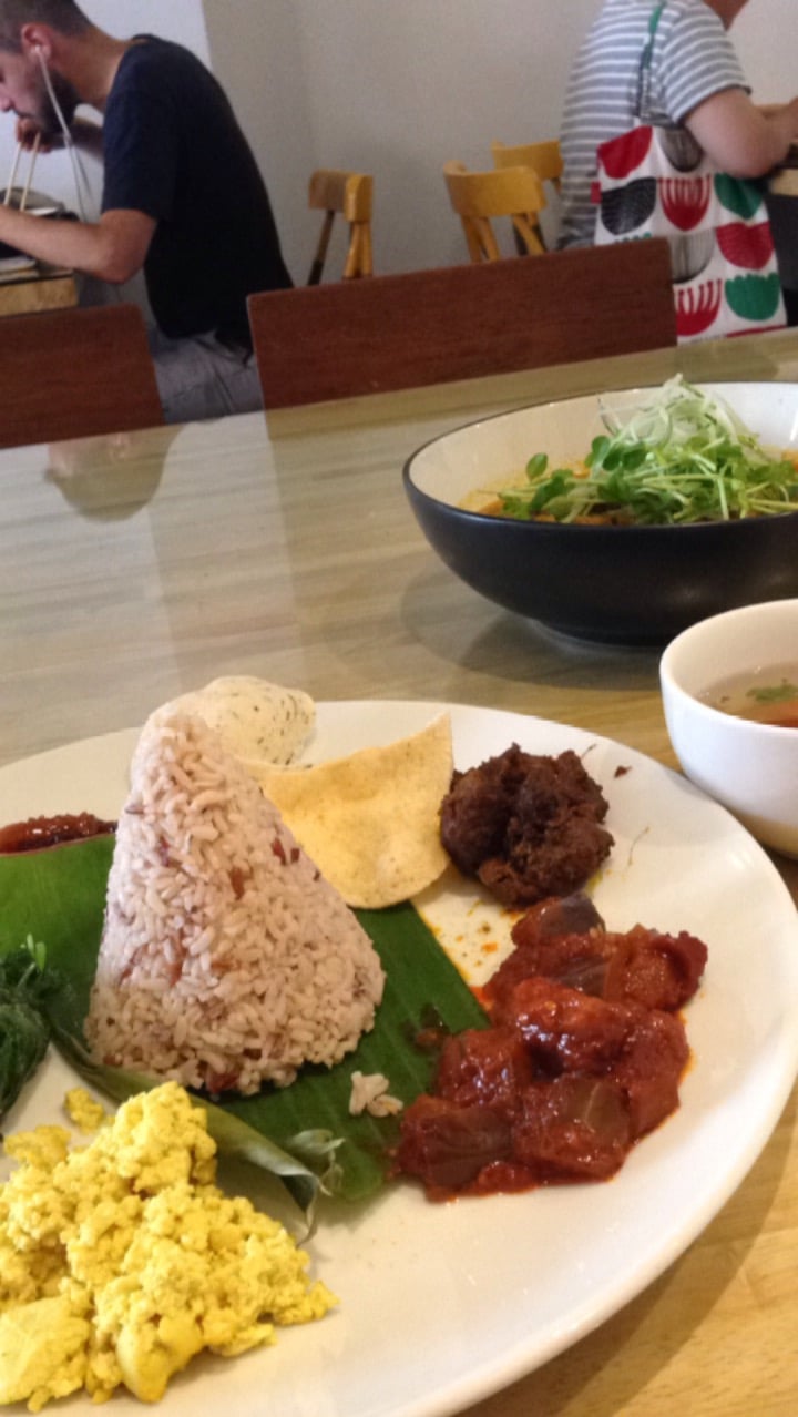 photo of Loving Hut Banana Leaf Nasi Campur shared by @alaine on  16 Jan 2018 - review