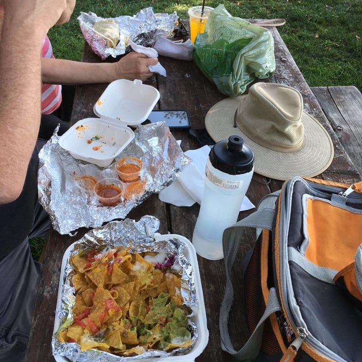 review photo of El Borracho Pike Place Market Vegan Nachos shared by @veganconnesuire on 08 Sep 2020 - review