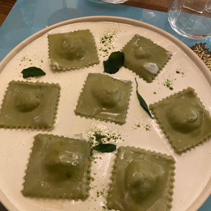 review photo of Sementis Ravioli con fonduta di anacardi shared by @laschiena on 27 Apr 2022 - review