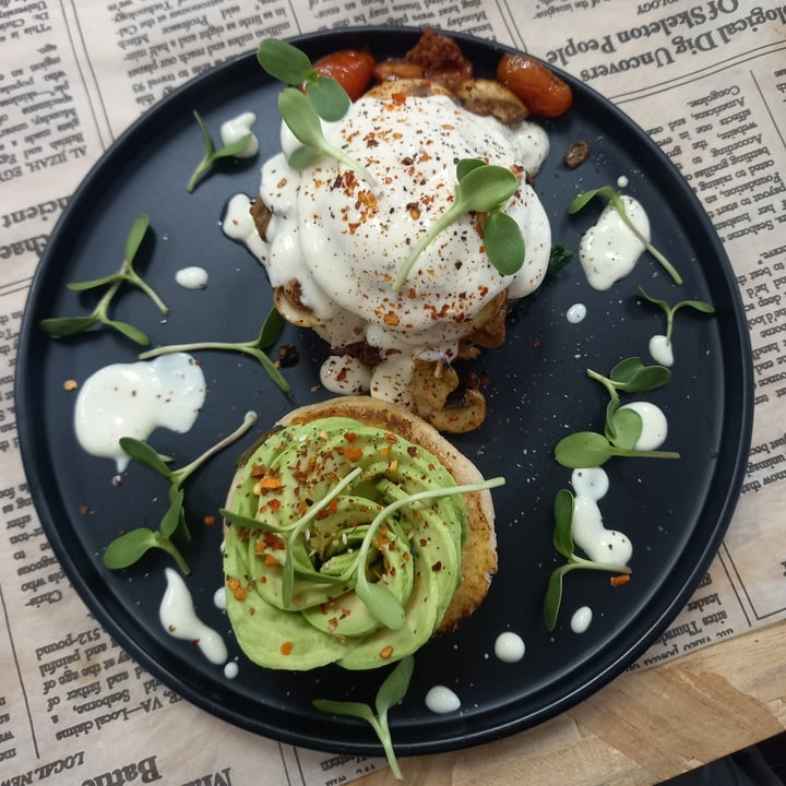photo of Vegan Streetfood Deli - Obs Eggs Benedict shared by @chloewho on  07 Aug 2022 - review