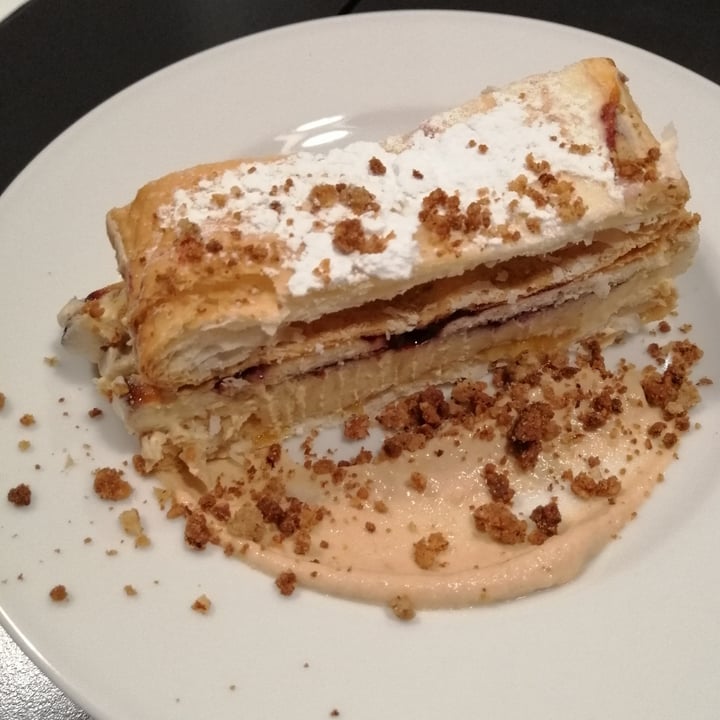 review photo of La Colubrina torta Millefoglie shared by @francifiore on 06 Dec 2022 - review