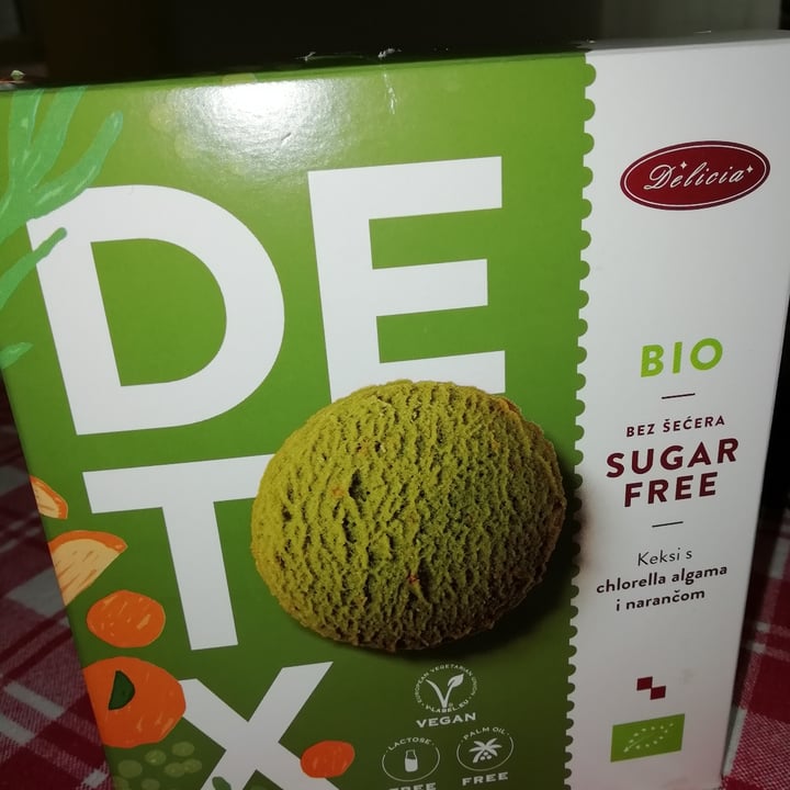 review photo of Delicia Biscotti Alla Clorella shared by @marinetelotti on 14 Aug 2022 - review