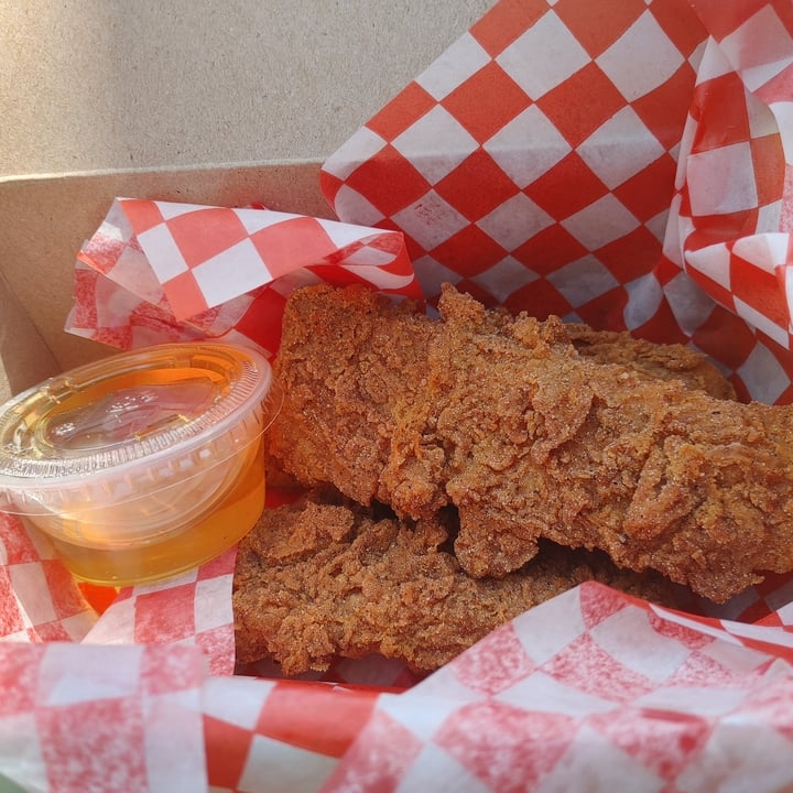 photo of Bring Me Some 6 piece Tendies shared by @xvxq on  05 Jun 2021 - review