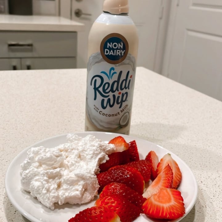 photo of Reddi-wip Non Dairy Coconut Milk Wip shared by @kalemecharlie on  19 Mar 2022 - review
