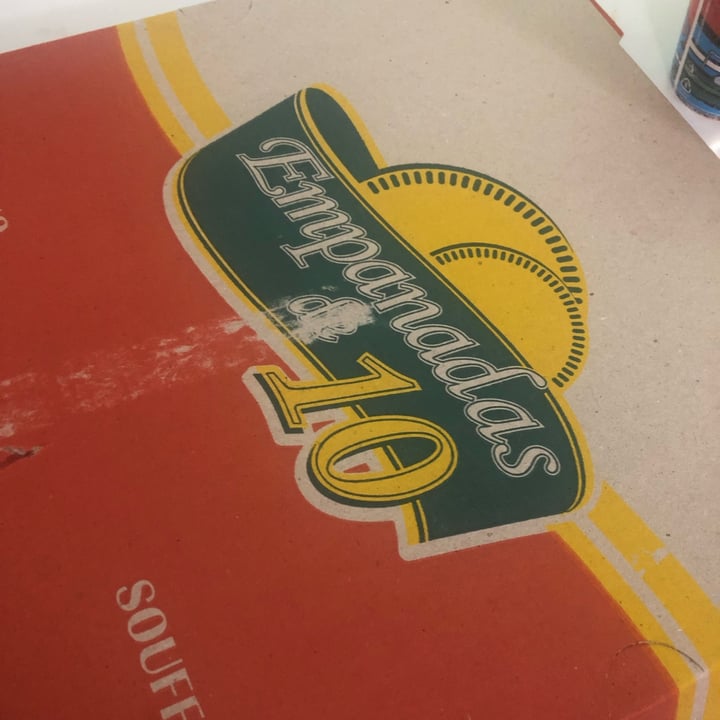 review photo of Empanadas de 10.Pacheco Pizza napolitana shared by @jimbra on 19 Apr 2022 - review