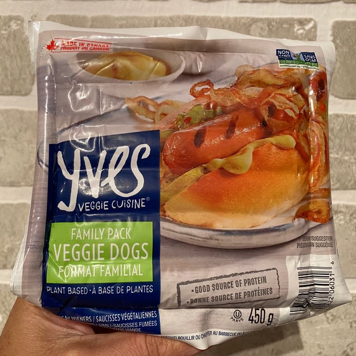 photo of Yves Veggie Cuisine Veggie Dogs shared by @drcherissedupreez on  10 Aug 2021 - review