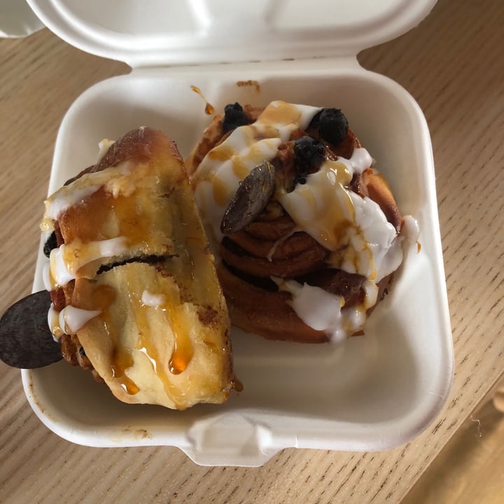 photo of Zilch Bakery & Deli Cinnabun shared by @brandonthefruit on  08 Apr 2021 - review