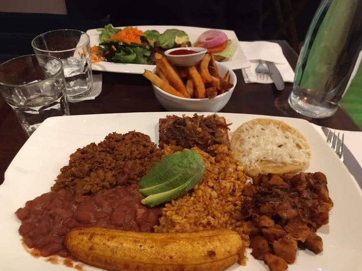 photo of VSPOT Organic Bandeja Paisa shared by @karlavhdez on  12 Jun 2019 - review