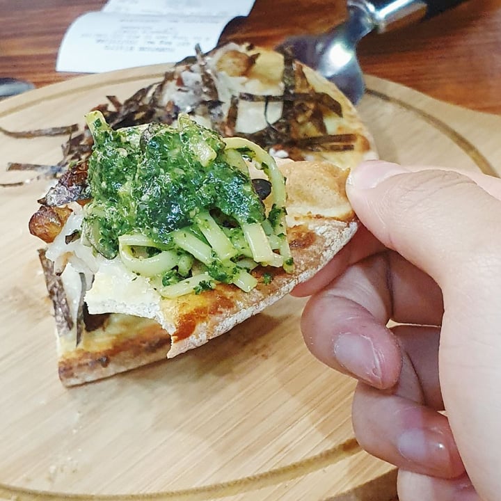 photo of nomVnom Bistro Cheezy Tempeh Pizza shared by @simhazel on  20 Mar 2020 - review