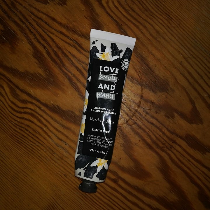 photo of Love Beauty and Planet Activated Charcoal and Orange Blossom Toothpaste shared by @kazhig on  15 Dec 2020 - review