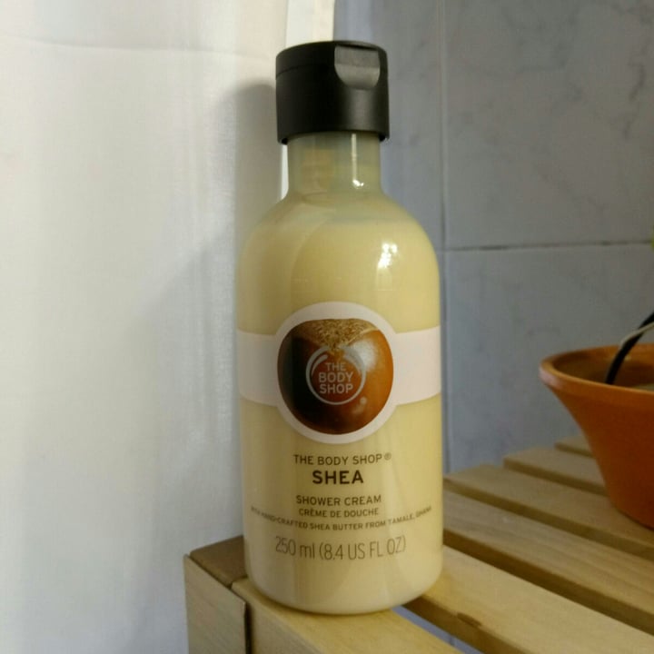 photo of The Body Shop Shower Cream Shea shared by @martalopsaav on  04 Aug 2020 - review