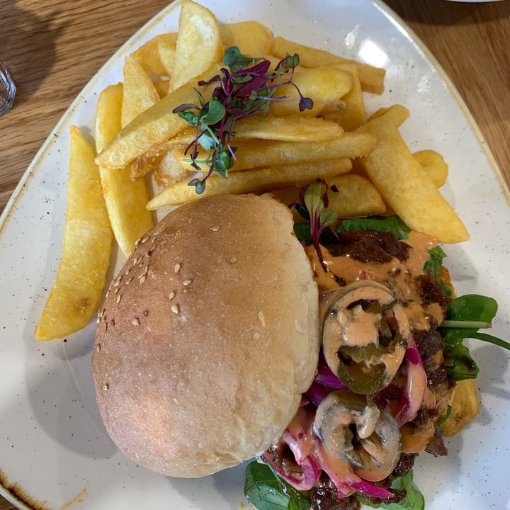 review photo of Kaylee's Eatery BBQ Sticky Rib burger shared by @lalab2063 on 20 Jan 2021 - review