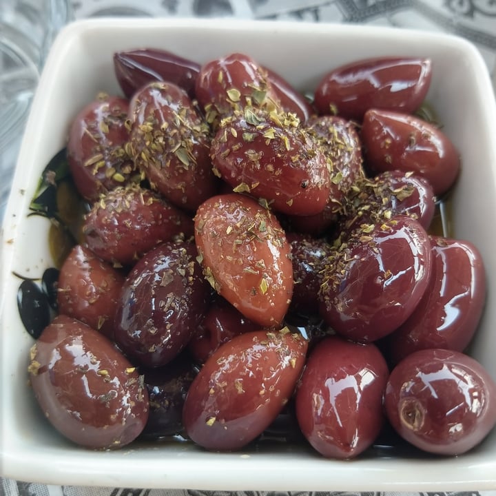review photo of Sto Kyma Kalamata Olives shared by @laurafacci on 03 Aug 2022 - review