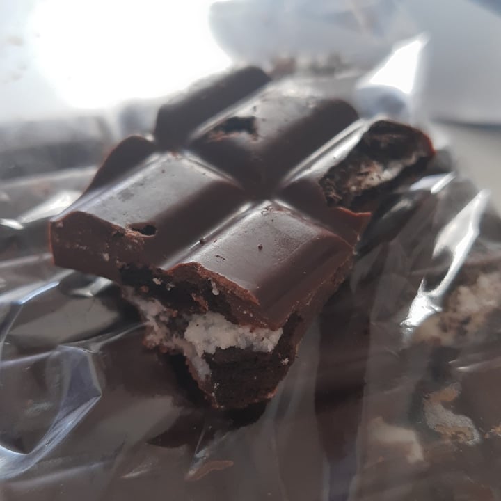 photo of Cocoa Plant Based Chocolate Con Cookies shared by @chelldu on  16 Feb 2022 - review