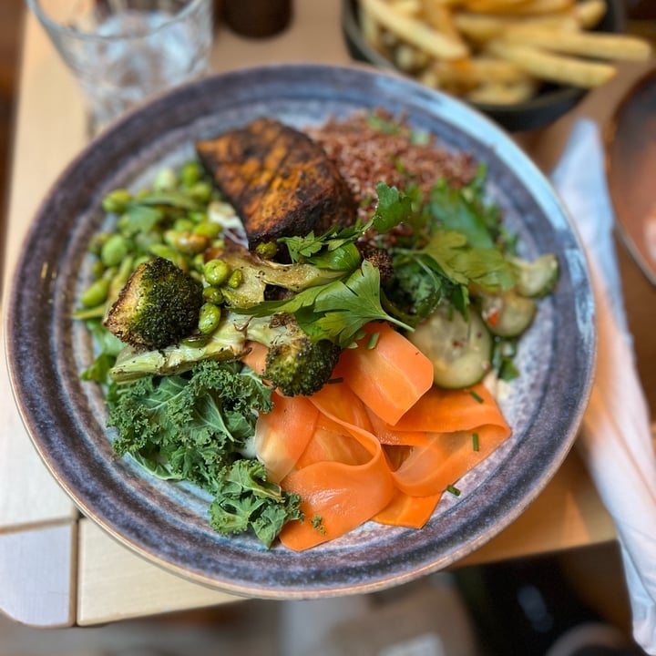 photo of Beans & More Salm’n Bowl shared by @p2tka on  13 Dec 2022 - review